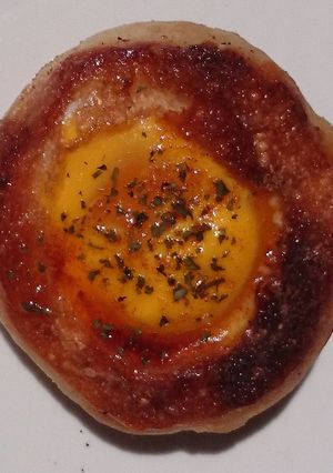 A picture of Egg In Spice French Bun.