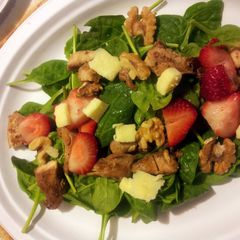 A picture of Spinach & Strawberry Salad.