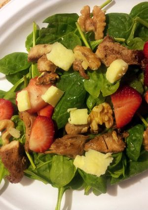A picture of Spinach & Strawberry Salad.