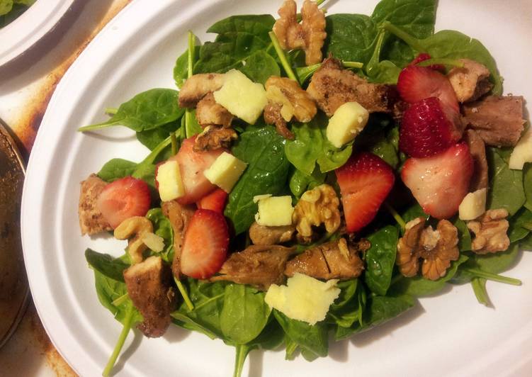 Easiest Way to Make Homemade Spinach &amp; Strawberry Salad