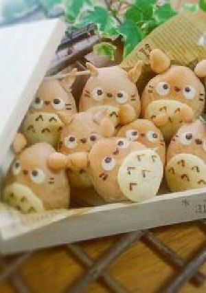 A picture of Totoro Roll Bread.