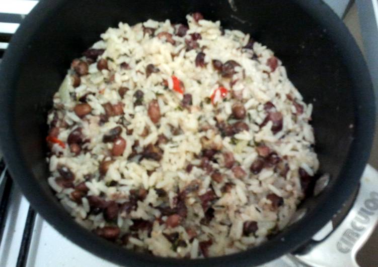 Steps to Prepare Speedy Caribbean Rice and Peas