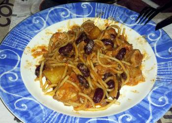Easiest Way to Prepare Appetizing Pork and Spaghetti in Tomato Sauce