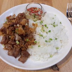 A picture of Kanya's Pork with Garlic and Pepper.
