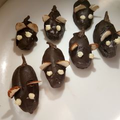 A picture of Almond stuffed dates chocolate.