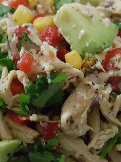 Una foto de Pollo en ensalada