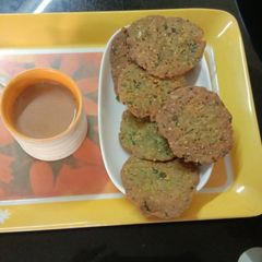 A picture of Fresh Methi puri.