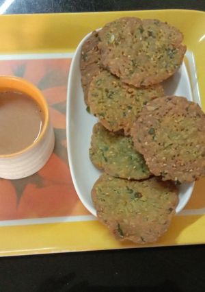 A picture of Fresh Methi puri.