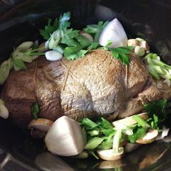 A picture of Fresh garden Roast Beef.