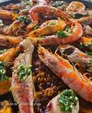 Arroz seco con salmonetes