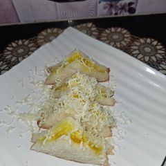 A picture of Cheese pineapple sandwich.