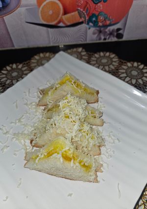 A picture of Cheese pineapple sandwich.