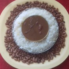 A picture of Kidney bean with rice.