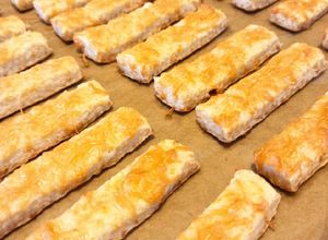 Ecetes, sajtos, tejfölös ropogós recept fotója