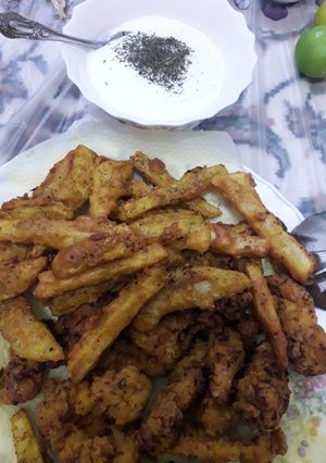 عکسی از دستور شنیسل سوخاری مرغ و سیب زمینی😍