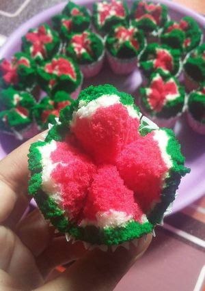 Foto resep Bolu Kukus Semangka merekah 😍😍
