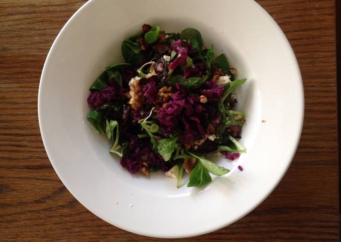 Blue Cheese, Bacon &amp; Walnut Salad