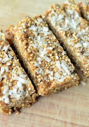 A picture of Quinoa Coconut Granola Bars.