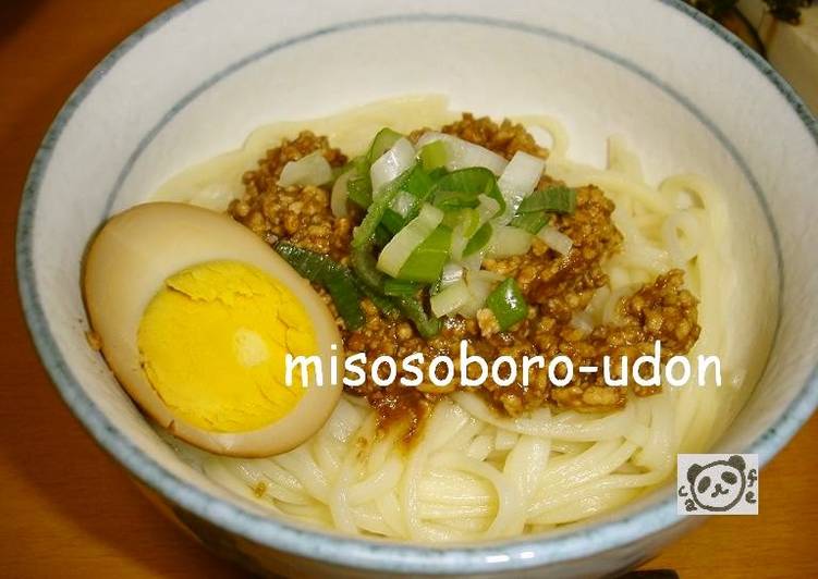 Steps to Prepare Homemade Miso Chicken Mince Udon