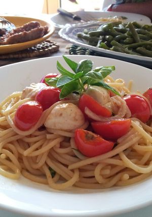 A picture of AMIEs Spaghetti with fresh Tomatoe.