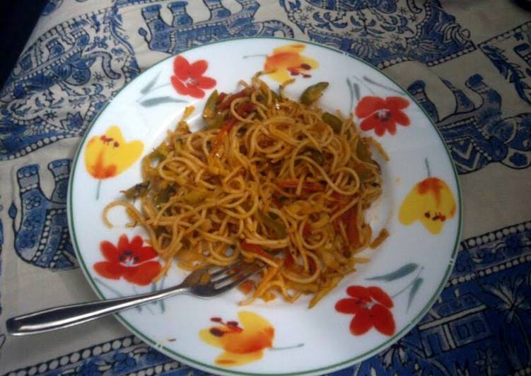 Steps to Make Favorite spicy hakka noodles