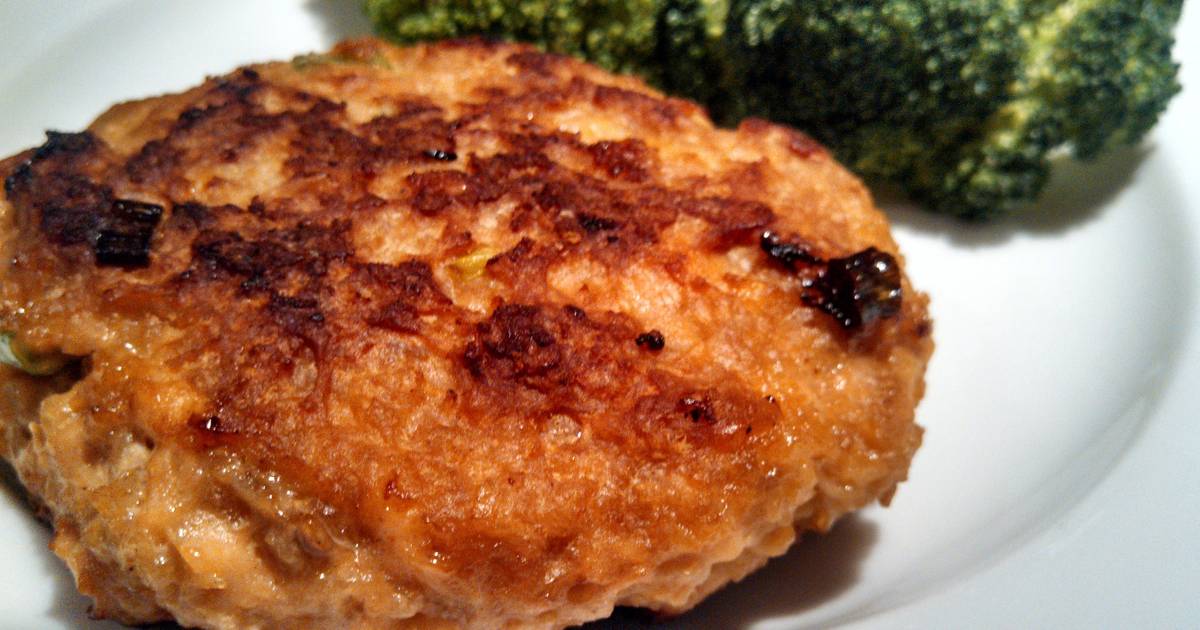 Super Salmon Cakes for Picky Kids Recipe by mommyfood Cookpad