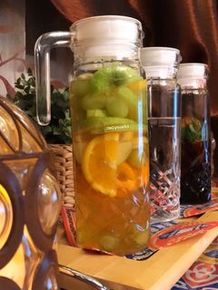 صورة لوصفة 15 عصير التفاح والسفن اب بالفواكه 🍹