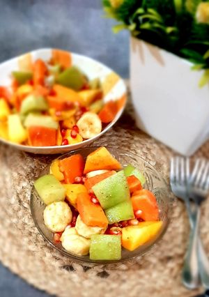 A picture of Fruits chaat.
