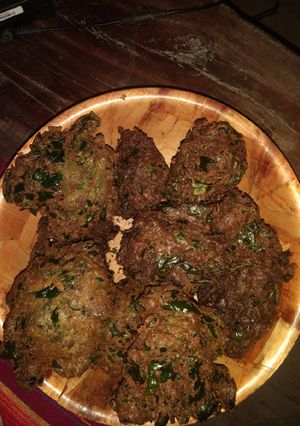 Una foto de Croquetas de espinacas en fondo de cocción