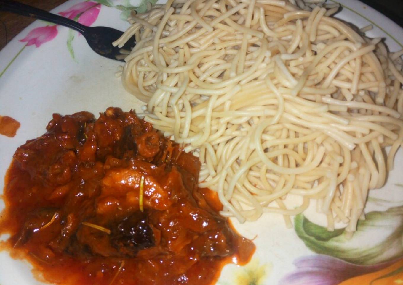 Spaghetti with dry fish stew