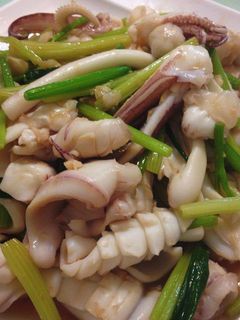 芹菜炒花枝 的食譜成品照片