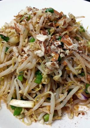 A picture of Spicy Bean Sprouts Salad / Kongnamul Muchim.