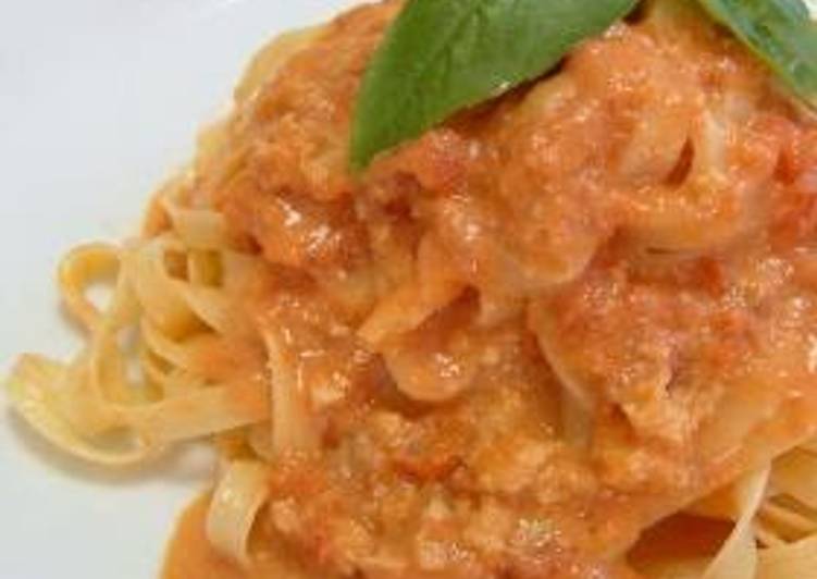 Recipe of Perfect The Richness of the Crab Butter is Irresistible! Crab and Tomato Cream Pasta