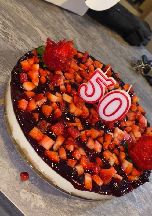 Una foto de Tarta de queso fácil y deliciosa 🍰🧀 (sin horno)