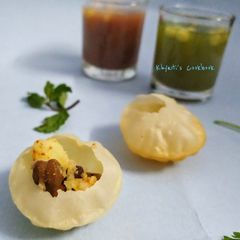 A picture of Panipuri.