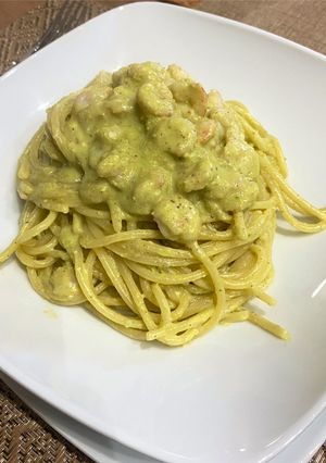Foto di Spaghetti con pesto di pistacchi e gamberetti