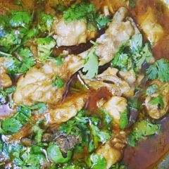 A picture of Indian curry chicken.