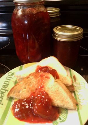 A picture of sunshines strawberry fig jam.