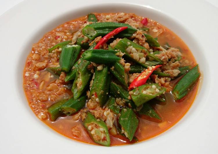 How to Prepare Any-night-of-the-week Okra With  Otak Otak