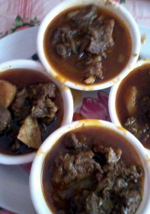 A picture of yummy mutton curry.