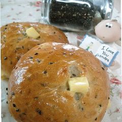 Sesame-Packed Rolls A picture of Sesame-Packed Rolls.