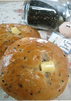 A picture of Sesame-Packed Rolls.