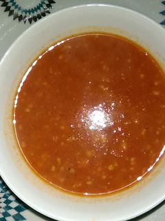 صورة لوصفة طريقة عمل شوربة طماطم بالشوفان واللحم