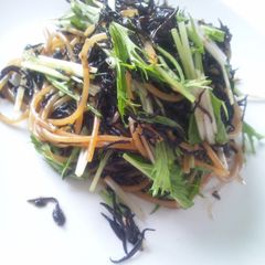 Packed with Iron Hijiki Seaweed Butter and Soy Sauce Pasta A picture of Packed with Iron Hijiki Seaweed Butter and Soy Sauce Pasta.