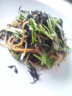 A picture of Packed with Iron Hijiki Seaweed Butter and Soy Sauce Pasta.