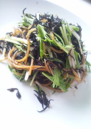 A picture of Packed with Iron Hijiki Seaweed Butter and Soy Sauce Pasta.