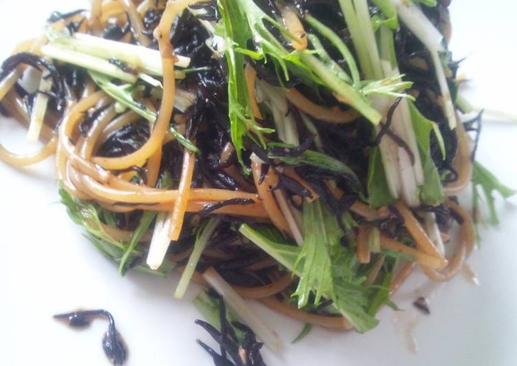 Steps to Make Favorite Packed with Iron Hijiki Seaweed Butter and Soy Sauce Pasta