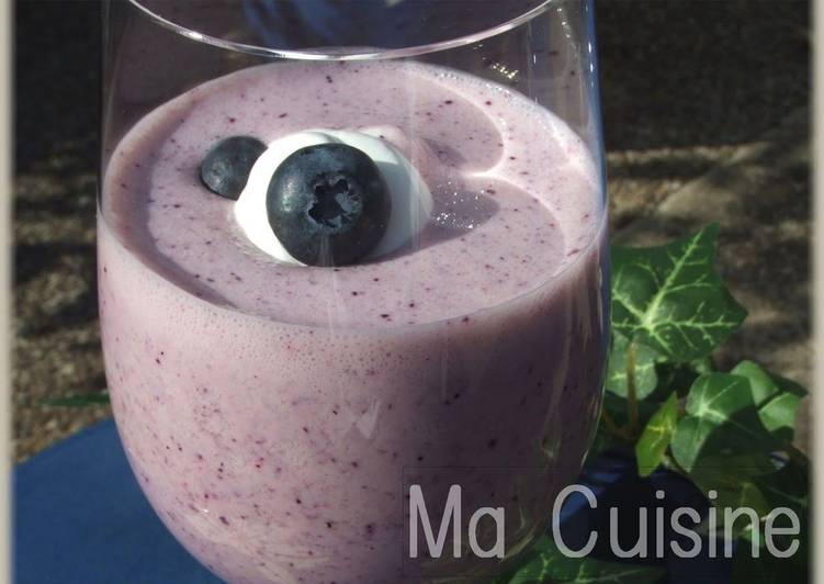 Steps to Make Favorite Blueberry and Yogurt Smoothie