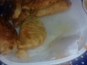 Una foto de empanada de gallina