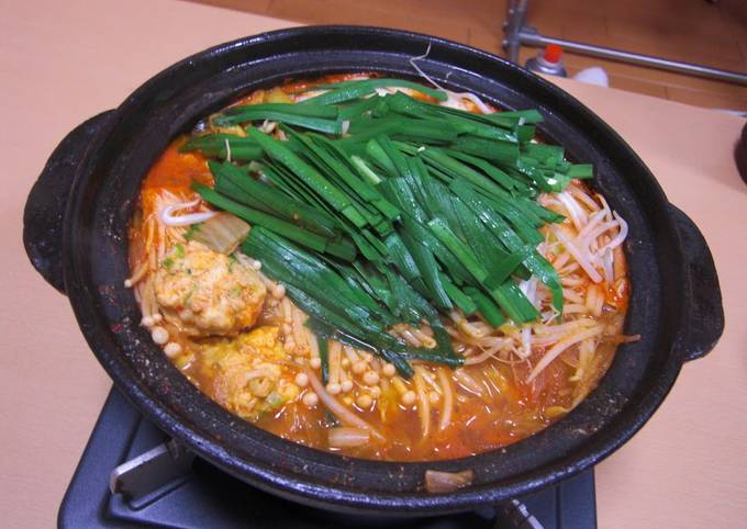 With Delicious Meatballs! Easy Kimchi Nabe (Hot Pot)